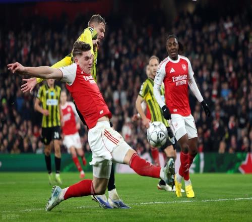 上周戰(zhàn)阿森納本周加盟中超，成都鎖定歐冠中衛(wèi)俄羅斯國(guó)腳火線(xiàn)馳援