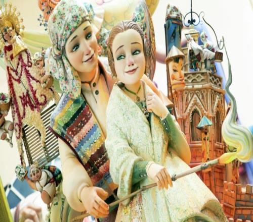 世體：瓦倫西亞法雅節(jié)開展，姆巴佩和亞馬爾的雕塑引發(fā)關(guān)注