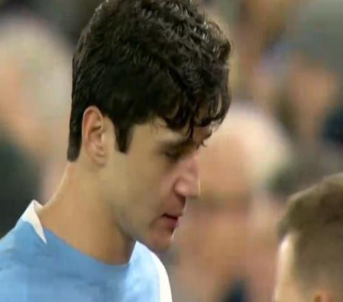 曼城驚魂一刻！胡桑諾夫被撞暈，鼻子腫起大包，多納魯馬誤傷