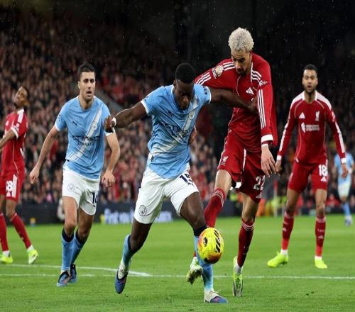 曼城板凳奇兵助逆轉(zhuǎn)，利物浦戰(zhàn)術(shù)應對保守釀敗局，核心紅牌影響大