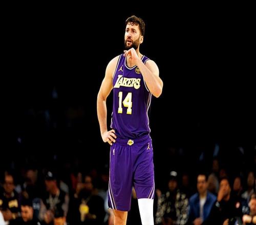 無法想象！湖人內(nèi)線鐵板凳竟然連續(xù)兩場成為了球隊的關(guān)鍵人物