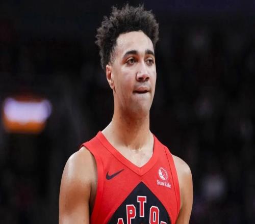 首秀驚艷！4投砸出10+10+1+1+1！他或許真被勇士耽擱了