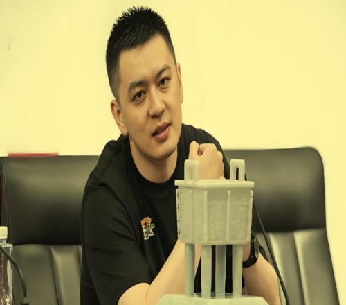 楊鳴絕對(duì)拎得清！該力挺毫不含糊，對(duì)于挑事的也毫不客氣予以回應(yīng)