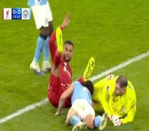 亞洲后衛(wèi)重傷離場！曼城擊敗利物浦背后驚魂一幕