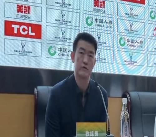 王博：球隊(duì)缺了一整套陣容，趁這次比賽給年輕人多些鍛煉機(jī)會(huì)