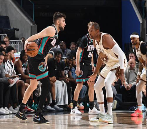 神劇情！勇士23次失誤還能逆轉絕殺灰熊最后8分鐘對手僅5分