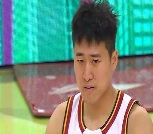 離譜！教練缺席、核心休戰(zhàn)，殘陣竟轟48分神跡