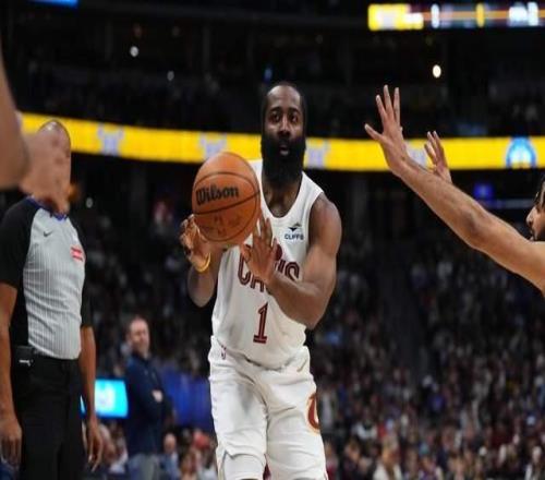 拉鋸戰！騎士落后11分展開反撲：米切爾轟18分4助，哈登8中3