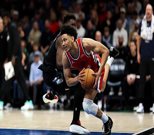 次輪末也有寶貝！快船鋒線新秀已經是一名相當不錯的3D球員了