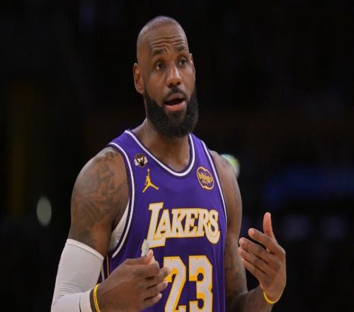 詹姆斯22分10助，湖人不敵雷霆！杰威復(fù)出23分，湖人問題很明顯