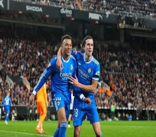 卡雷拉斯：姆巴佩就是一頭猛獸，能和他成為隊友是一種榮幸