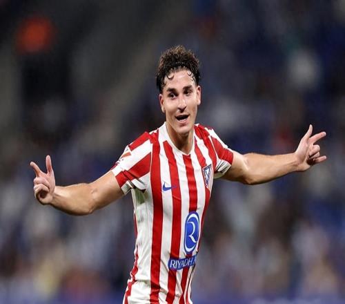 引進新中鋒！巴薩今夏關鍵交易敲定，候選人保證，效仿前些年皇馬