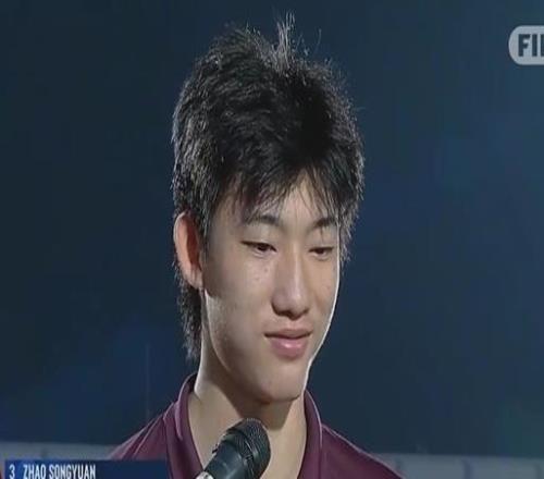 體壇聯(lián)播曼城2比1逆轉(zhuǎn)利物浦，迪亞斯戴帽助拜仁大勝