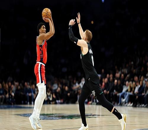 又一次拖了球隊的后腿！快船后場新星想要留在輪換陣容中并不容易