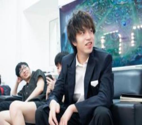 下路要送真沒辦法廠長執(zhí)教EDG五個賽季僅一次帶隊晉級季后賽