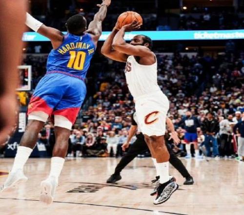 哈登連續(xù)兩場(chǎng)比賽命中關(guān)鍵三分，他成騎士奪冠完美拼圖！