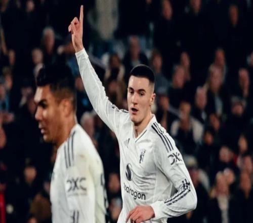 足壇瘋狂一夜！3大冷門+點(diǎn)球大戰(zhàn)，曼聯(lián)絕平切爾西空門踢飛太離譜