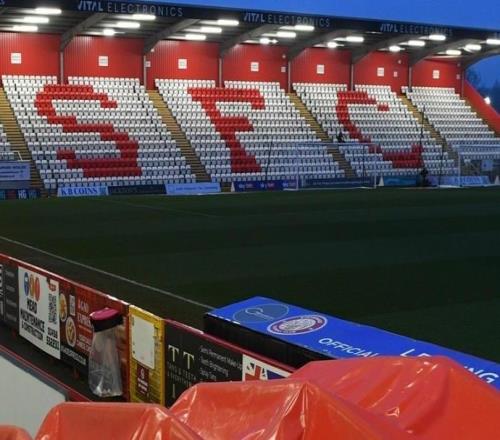 官方：巴恩斯利客戰(zhàn)斯蒂夫尼奇的比賽因場(chǎng)地積水推遲