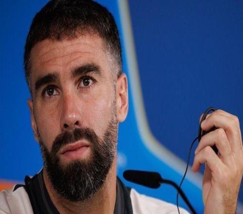 記者：卡瓦哈爾沒什么問題，只是皇馬距巴薩僅1分后被找話題