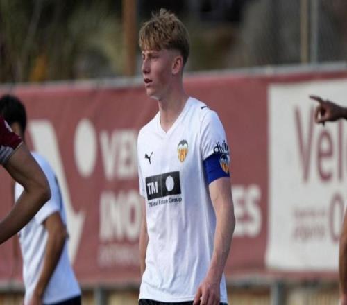 巴黎創(chuàng)始人曾孫，法媒：巴黎及英超多隊(duì)關(guān)注雨果費(fèi)爾南德斯