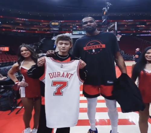 中國(guó)頂流任嘉倫見(jiàn)證！杜蘭特1000場(chǎng)20+里程碑完勝小卡連32場(chǎng)20+