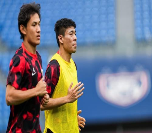 00，海港3平4負提前出局，中超冠軍7場只進2球，新援首秀亮眼