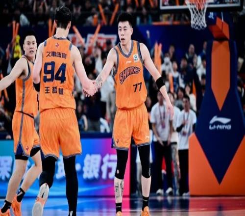 上海男籃拒絕輸球！全力擊敗山西隊，盧偉瞄準冠軍，央視直播