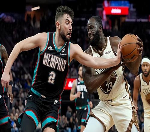 幸好最后時(shí)刻將他摁在了板凳上，否則勇士不可能逆轉(zhuǎn)比賽