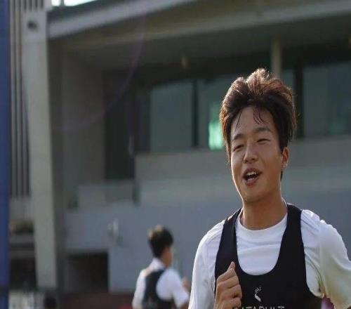 李鎮(zhèn)全：享受鮮花掌聲，也要扛住批評質(zhì)疑