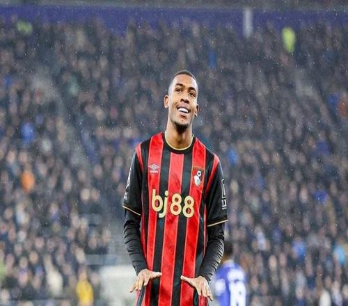 拉揚(yáng)前三場(chǎng)英超均參與進(jìn)球，此前U19球員僅馬夏爾、基恩做到