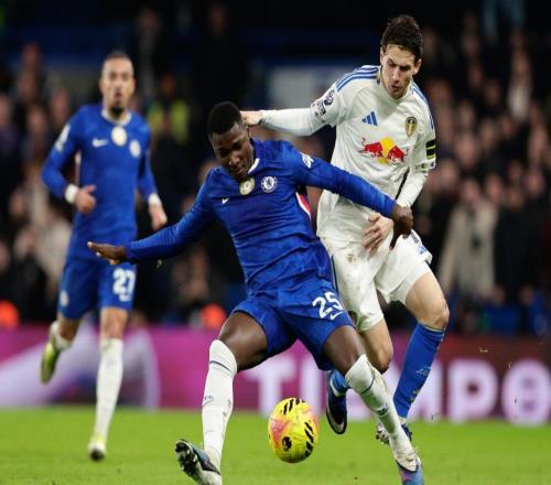 英超神劇情：1.2億巨星空門踢飛，錯失絕殺，從英雄變成罪人