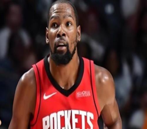 状态一般,杜兰特三分9中3全场取21分8板6助1帽,8失误扎眼