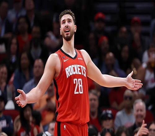 打爆了快船內線！火箭內線支柱看起來也在調整自己的打法