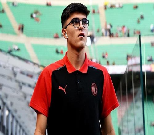 20歲小將拿到續(xù)約邀請(qǐng)：AC米蘭賽季的最大發(fā)現(xiàn)，他讓人們忘了特奧