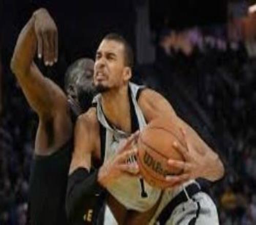 馬刺過勇士，文班終于跨過追夢