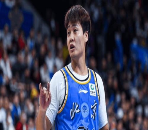 CBA官方罰單：趙睿嚴(yán)重不當(dāng)評(píng)論停賽3場(chǎng)罰款5萬首鋼罰5萬