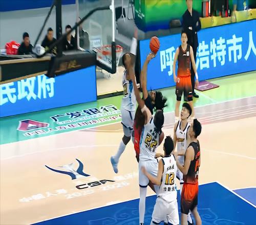 21分大勝廣廈！山東男籃拼下第3，新援瓊斯爆發，邱彪難掩喜色！