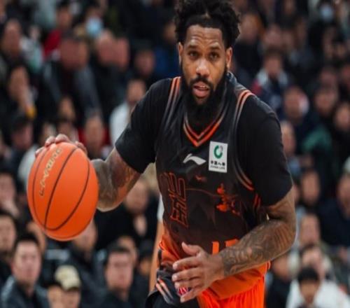 山東男籃官宣：與鮑威爾友好解約首階段6場(chǎng)20+最高分29分