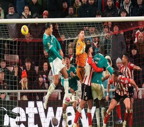 利物浦10桑德蘭距歐戰(zhàn)區(qū)僅差3分