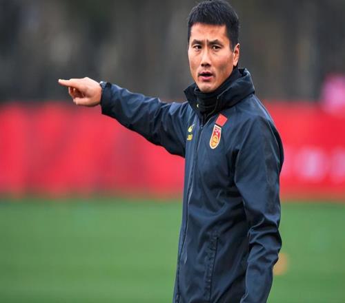 意外！曝足協曾接觸前中超新貴主帥，因報價太高才簽約邵佳一