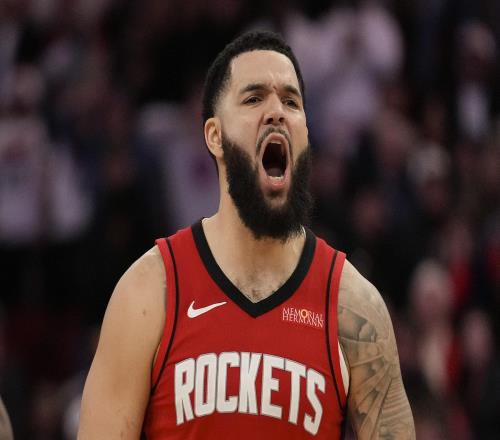 火箭最大的問題非首發(fā)級別控衛(wèi)的欠缺此問題關乎球隊建隊策略