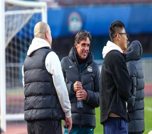 大爆冷！足協(xié)杯亞軍1比2輸給中甲球隊(duì)，新賽季6分開局，保級(jí)懸了