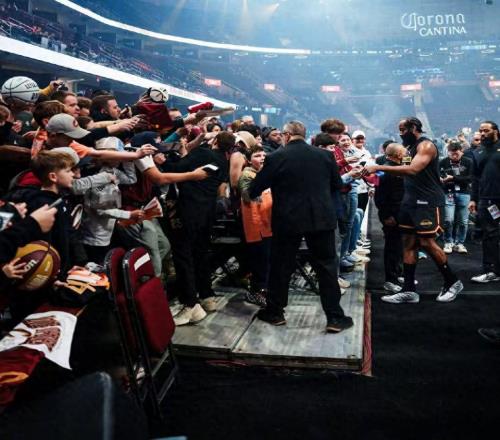 狂轟138113騎士隊集體暴走！哈登11助甘當綠葉，5連勝沖東部前2