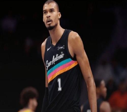 出戰(zhàn)8分鐘，狂砍25分3籃板，文班亞馬有望打破張伯倫的100紀(jì)錄