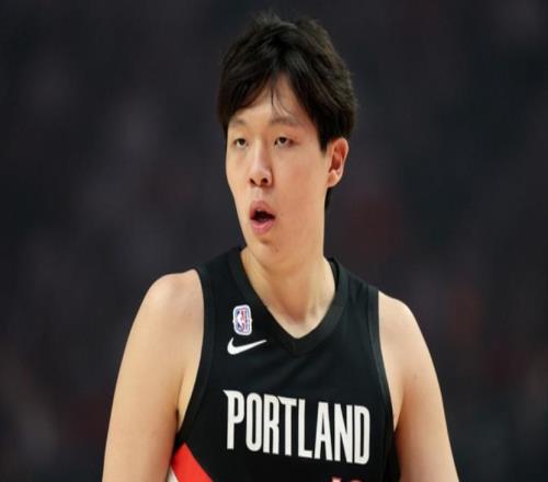 楊瀚森垃圾時間僅得2分！除主動補扣外無球權，籃板球仍是大問題