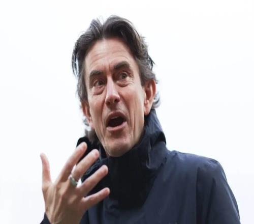 TA：弗蘭克是在熱刺踢小蜜蜂式的足球，而大俱樂部有自身風(fēng)格