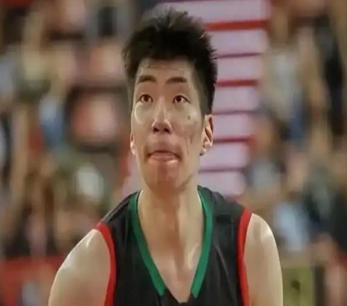 余嘉豪西乙狂砍27分12板！籃下單打無(wú)解，下賽季該進(jìn)西甲了！