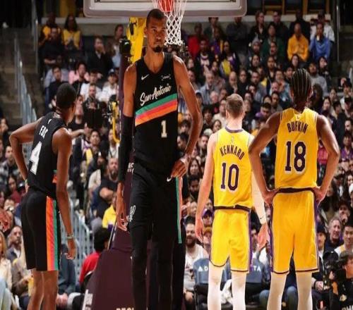 文班亞馬8分鐘25分凌越湖人：神奇的偶然