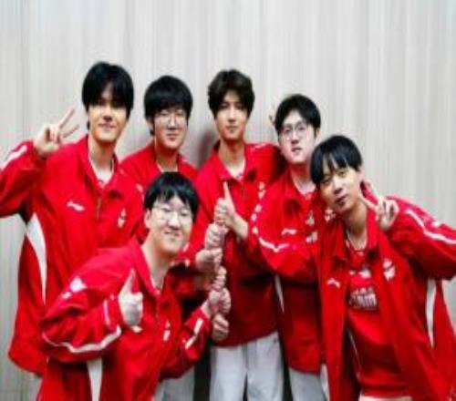 戰(zhàn)勝LNG后WE官方賽后發(fā)文：同心協(xié)力，并肩前行