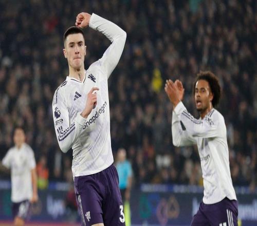 曼晚：弗萊徹給了謝什科很大幫助，他本人不愛(ài)刷社媒喜歡閱讀